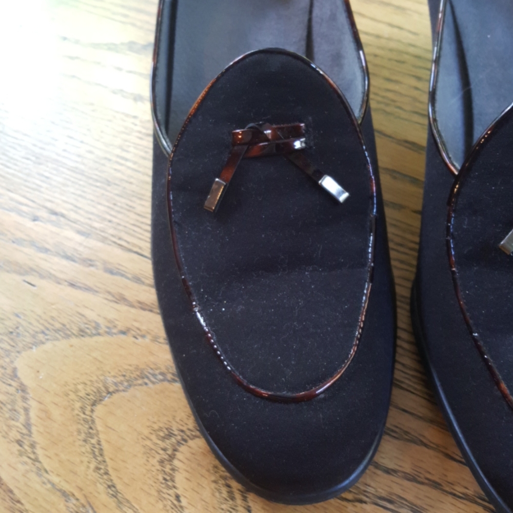 Stuart Weitzman - Picture 2 of 3